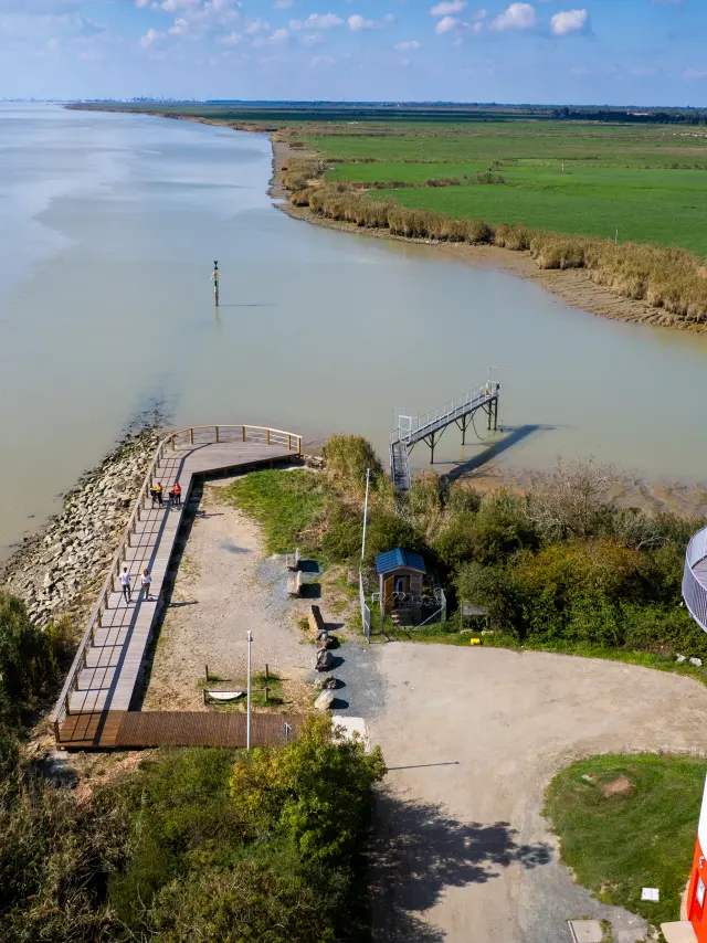 Es Villa Cheminee Paysage 3 1